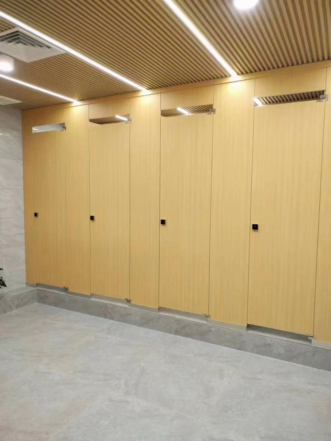 武汉公共厕所隔断安装